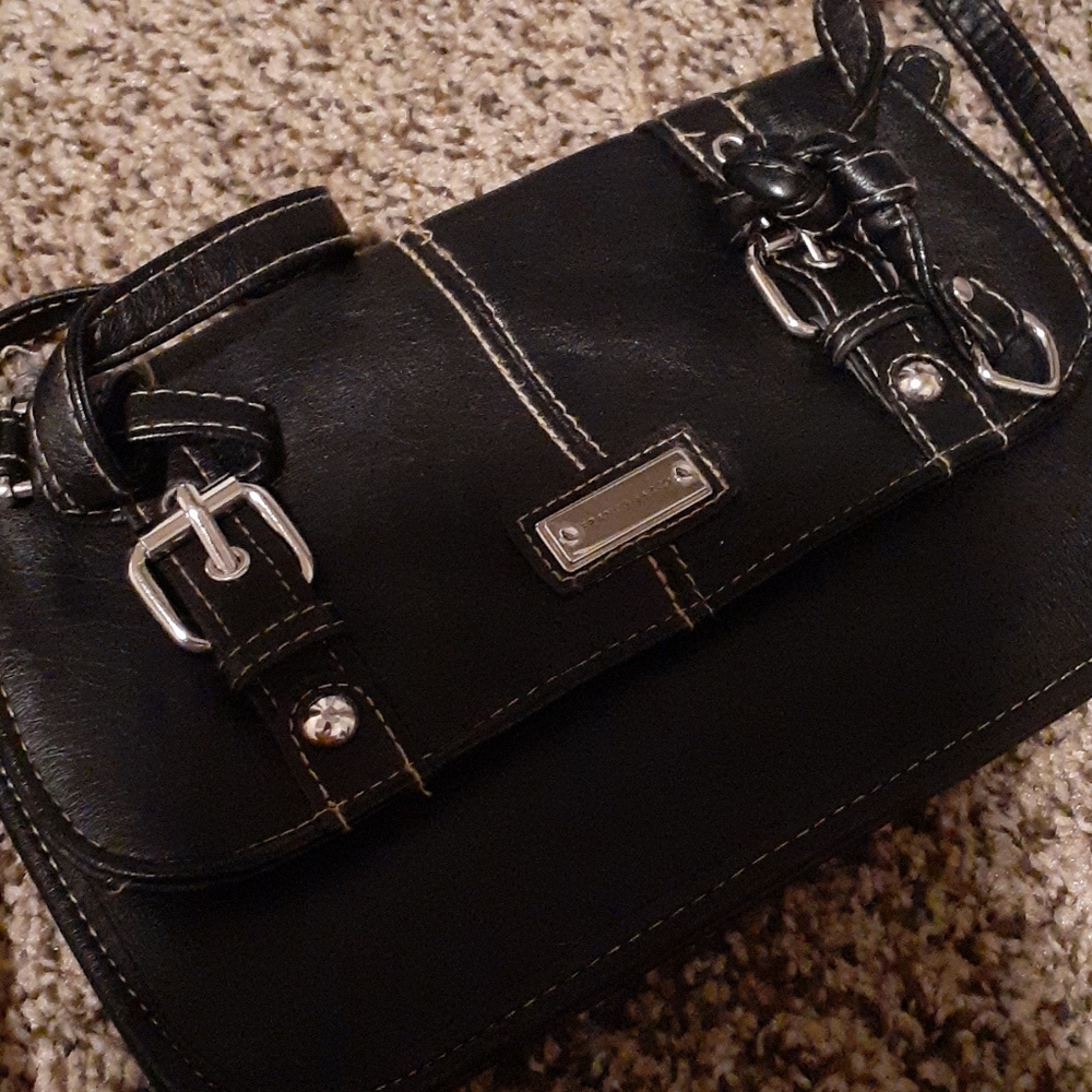 Shoe - Picture 2 of 3